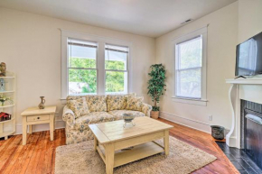 Cozy Cottage Walk to River, Dining, and Museums!